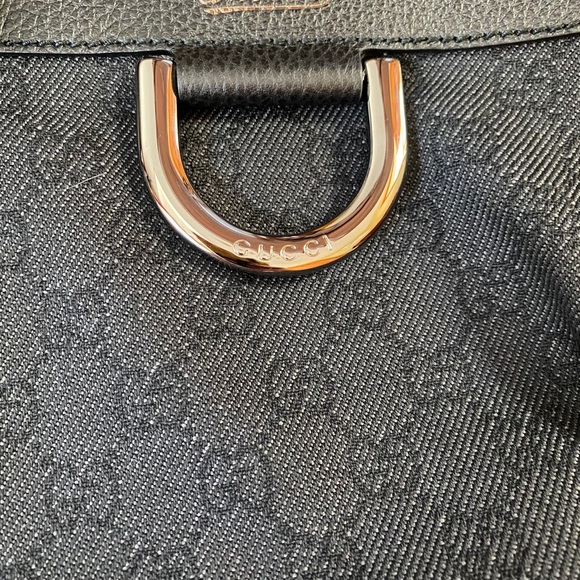 New 100% Authentic Gucci Crossbody bag - Picture 1 of 9